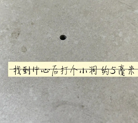 正定瓷砖空鼓维修公司专业解答在瓷砖铺贴过程中，如果砂料搅拌不均匀，将会带来以下问题